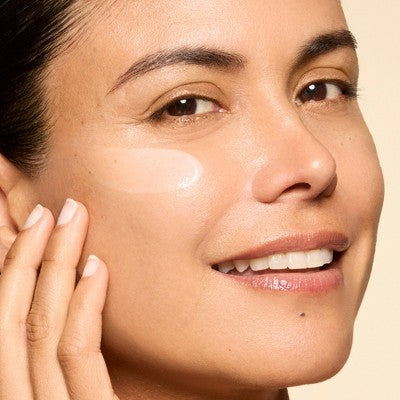 Honest Beauty Vitamin C Radiance Serum with Hyaluronic Acid 1 fl oz - Imperfect Box